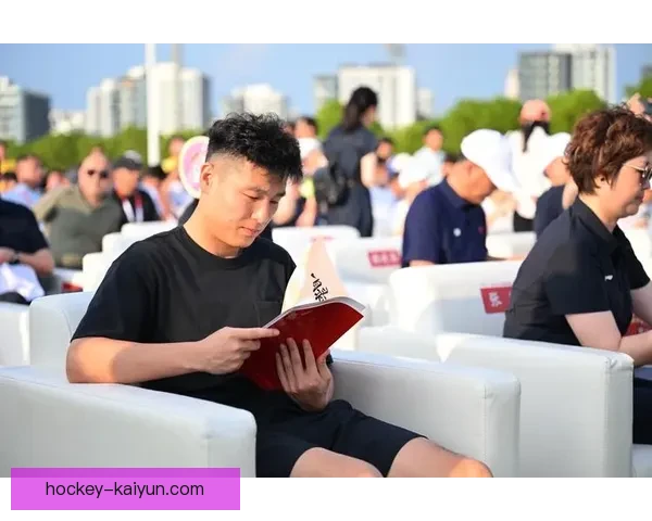 足球队长风采_ 各队队长展现领导能力与战斗精神