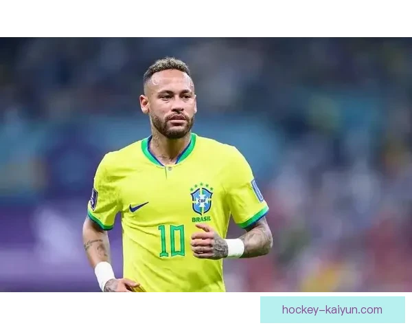 内马尔成为巴西队历史射手榜前三名，表现稳健备受关注